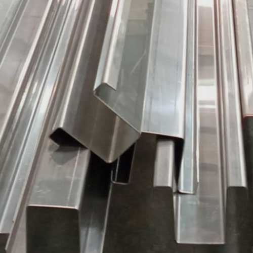 Capital Metais: Canaletas para escoar líquidos